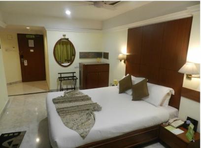 The Emerald & Executive - 6