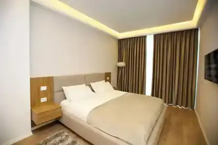Vlora International - 89