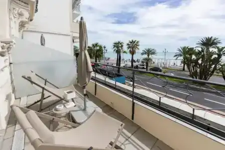 Hôtel Le Royal Promenade des Anglais - 93