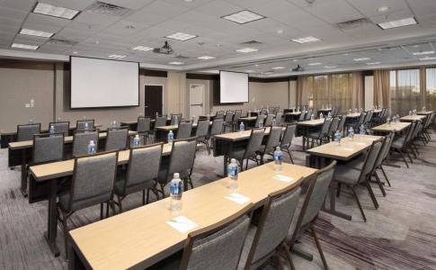 Courtyard by Marriott - 15