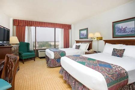 Ramada by Wyndham Downtown & Conference Center - 32