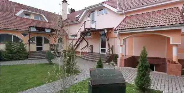 У Аниты - 28