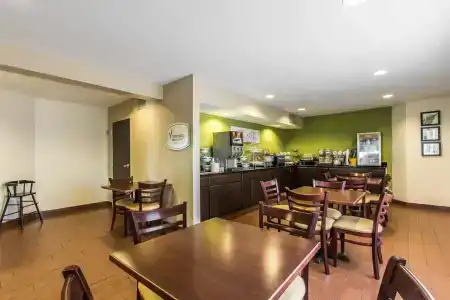Quality Inn - 38