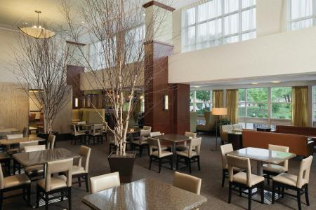 DoubleTree by Hilton Boston Bayside - 22