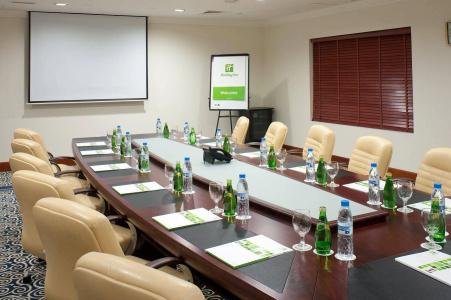Holiday Inn Bur Dubai - Embassy District - 9