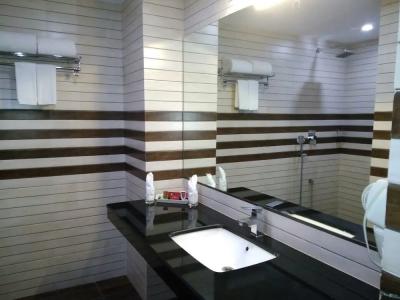 The Royal Comfort - 21