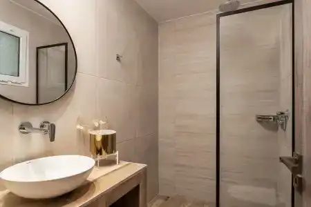Aeolos Boutique and Suites - 9