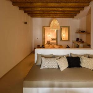 Este Luxury Suites - 18