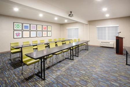 Holiday Inn Express & Suites, an IHG - 38