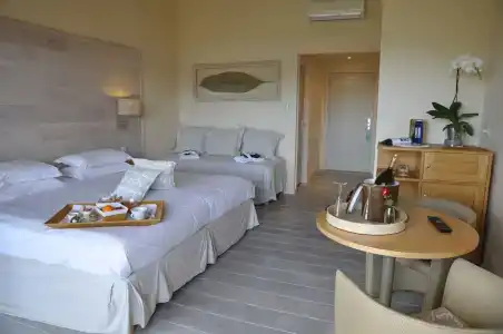 Hôtel Alivi Di Santa Giulia - 2