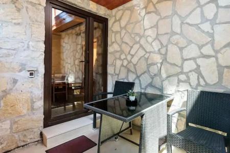 Garden Apartment - 185