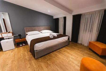 Olivar Tirana - 70