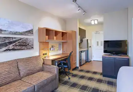 TownePlace Suites by Marriott - 16