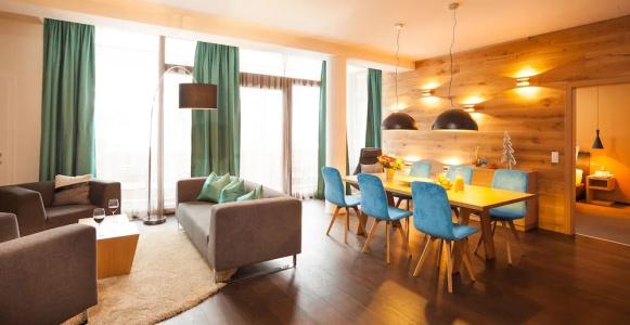 Lederer's living - 94