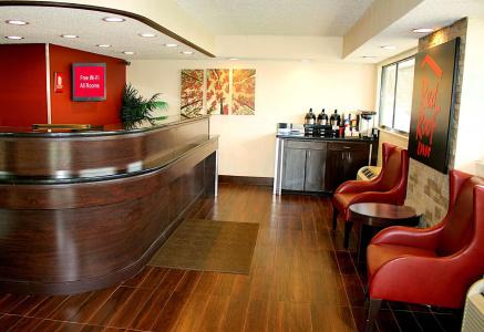 Red Roof Inn - 1