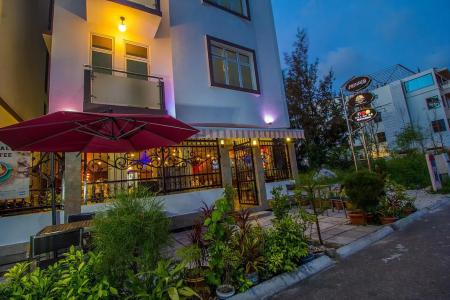 Airport Comfort Inn Premium - 24