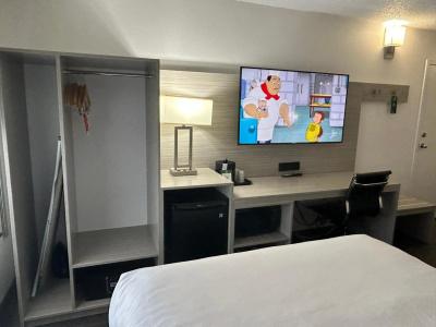 Quality Inn - 2