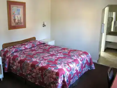 Hollywood La Brea Inn - 3
