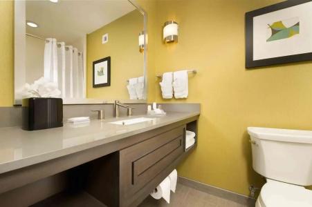 Hilton Garden Inn - 34