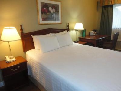 Days Inn by Wyndham - 36
