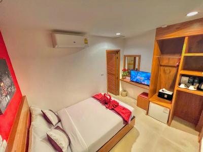 Pj Patong Resortel - 42