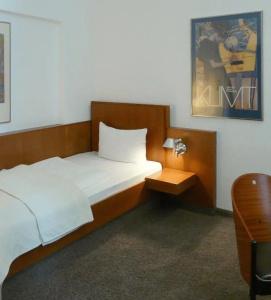 Carlton Astoria - 12