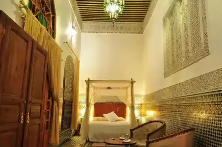 Riad Sara - 37