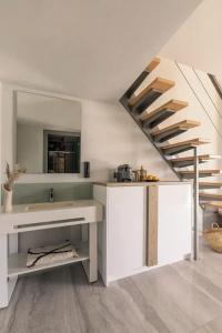 Blue Carpet Luxury Suites - 41