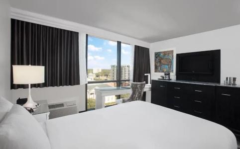 DoubleTree by Hilton - 26