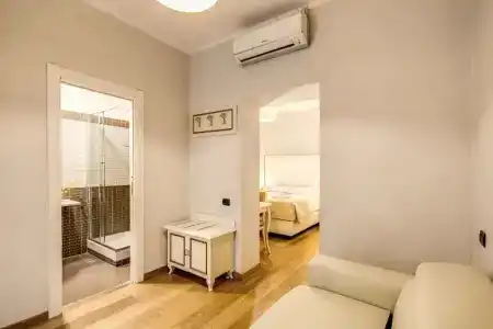 Gravina Suite Frattina - 80