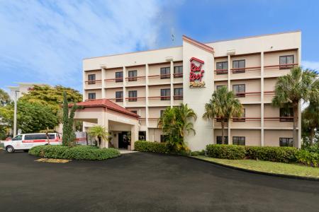 Red Roof Inn Plus+ Miami Airport - 29