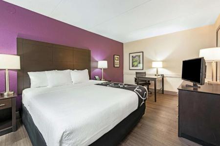 La Quinta Inn by Wyndham Miami Airport North - 19