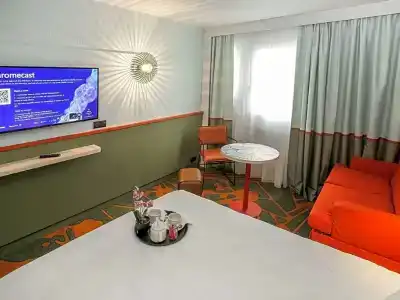 Mercure Lisieux - 37