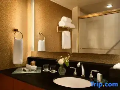 Le Soleil by Executive Hotels - 44