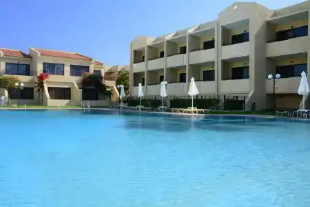 Summerland & Bungalows - 5