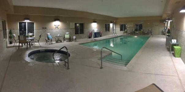 Hampton Inn & Suites - 15