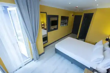 Roy Otel Akçay - 53