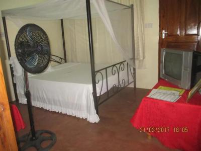 Fanaka Safaris Campsite & Lodges - 19