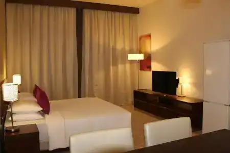 Hyatt Place Dubai Al Rigga Residences - 4