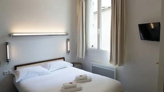 Brit Des Grands Hommes - Bordeaux Centre - 77
