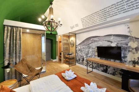 1552 Boutique - 14