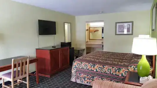 American Inn - 22