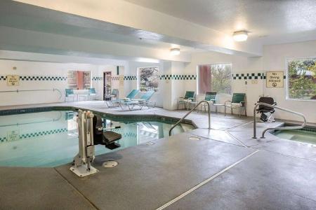 DoubleTree by Hilton - 12