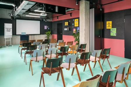 The Social Hub - 12