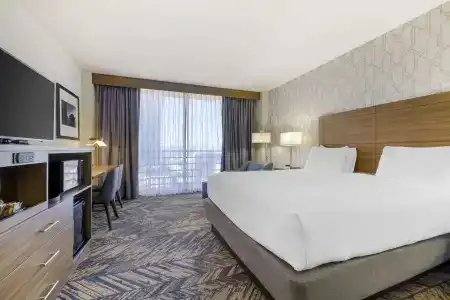 Best Western Plus Bayside Inn - 91