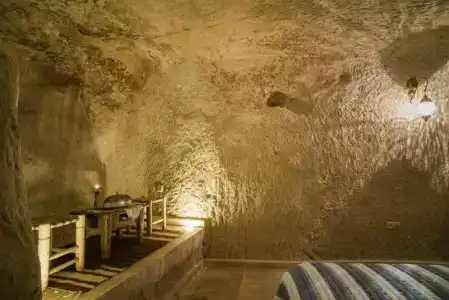 Atilla's Cave - 300