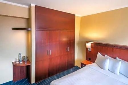 Courtyard by Marriott Prague City - 56