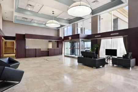 Comfort Inn & Conference Centre Airport - 1