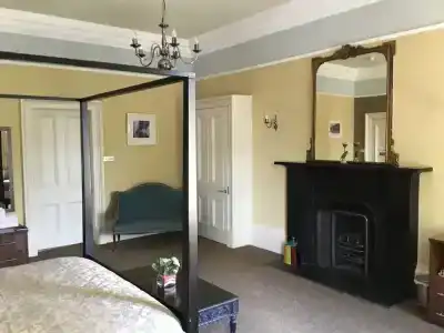 The Salisbury - 23