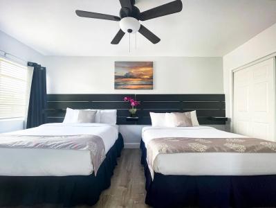 Hollywood Beachs - 112